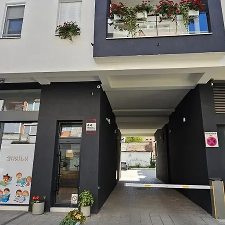 Kraljevacki Lux Parking Garaza