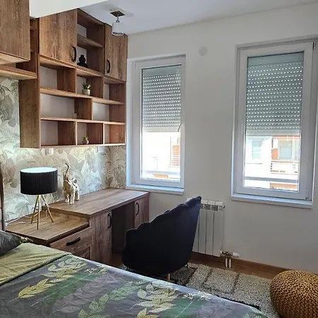 Kraljevacki Lux Parking Garaza Appartement